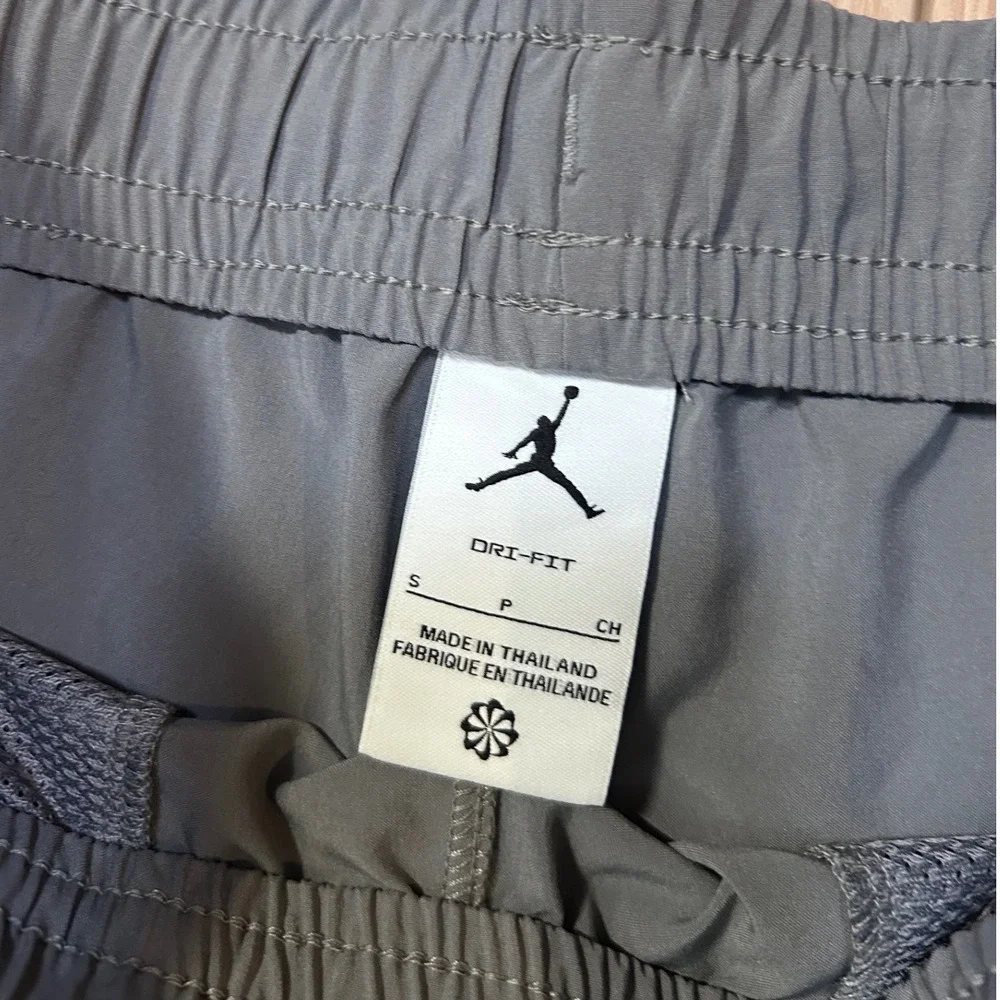 NEW Jordan Mens Dri-FIT Training Pants Gray Jumpman Logo Zipper Pockets Small